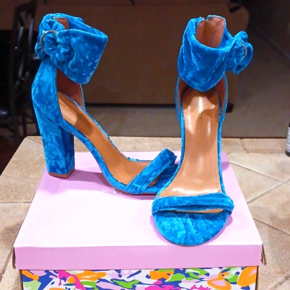 Shoes - Picture 1 of 2